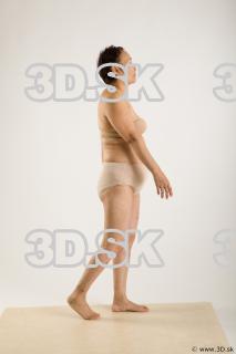 Walking reference of nude Gwendolyn 0011